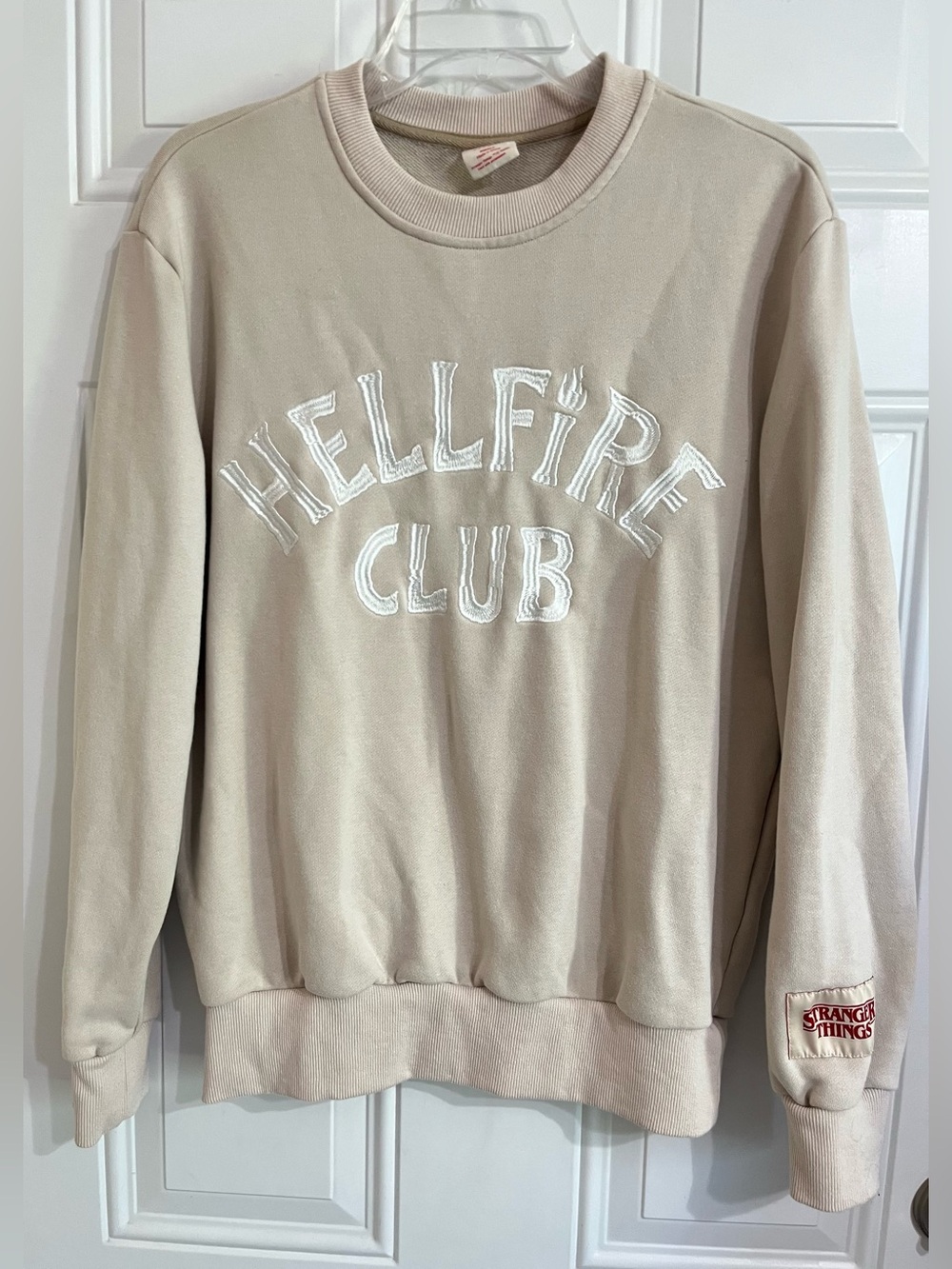 PacSun Stranger Things Hellfire Club Beige Knit Pullover Sweater Women’s Small